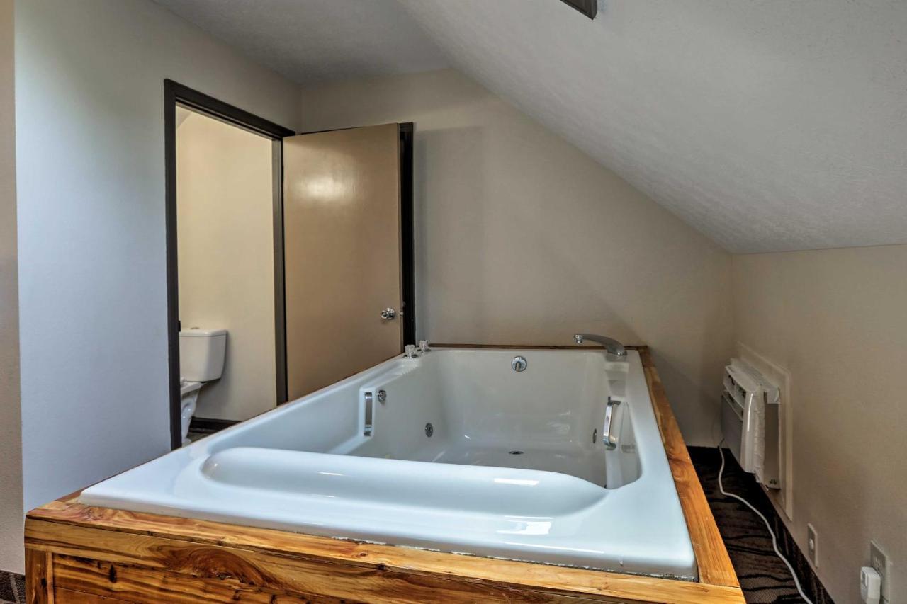 Burkesville Apt With Deck, Views And Pool Access! Exterior foto